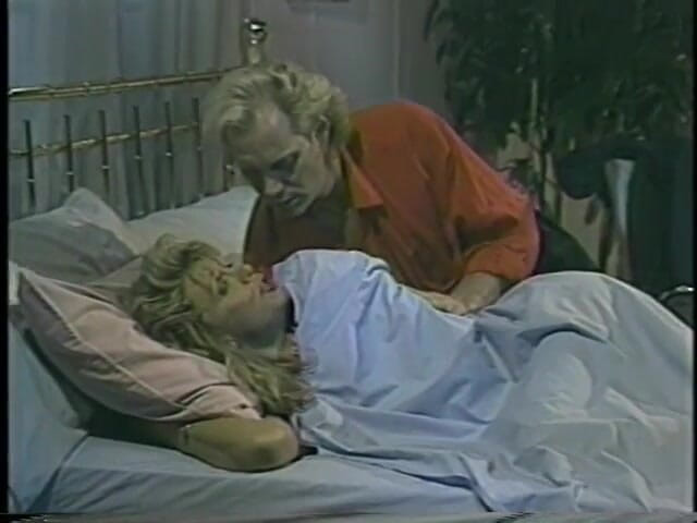 Old Good Porn: Classic clip with gorgeous all-natural porn queen giving good head...