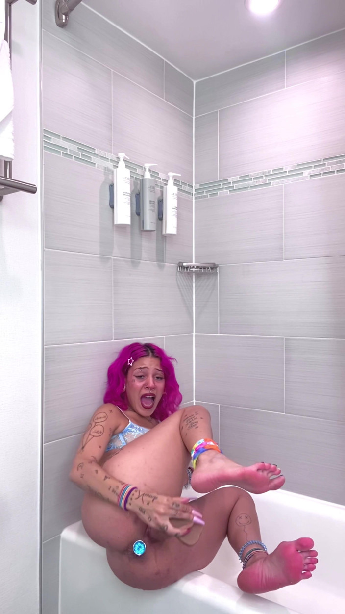 Nali Marie: Teen Whore Squirts in Bathtub Bwc Dildo Buttplug Pink Hair...