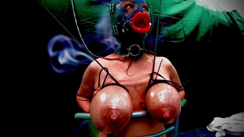 VeeVee Vixen: Due maschere ed hucow legate tette scopata