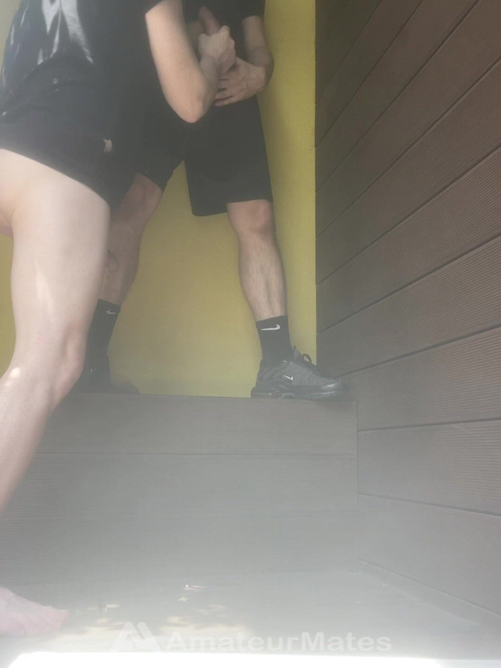 AmateurBoysPissing: Parte 2 - Un Ladrón Fue Atrapado Por Un Chico Travieso Y...