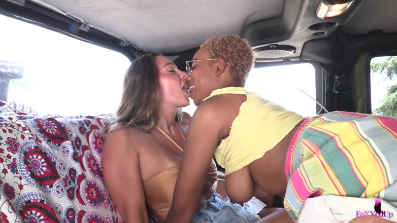 Jenna Foxx: Jenna foxx si lesbian pesuruh sepatu roda belakang!!