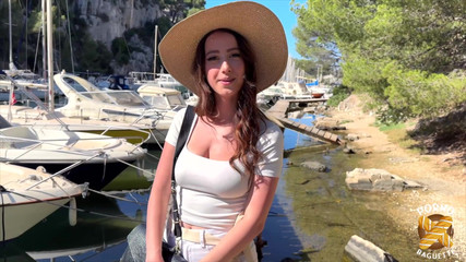 Porno Baguette: Hellolimoon, güzel kız, sert sekse ihtiyacı var!