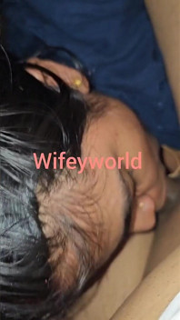 我的邻居妻子吞下我的精液