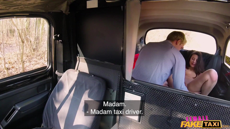 Female Fake Taxi: Teksi palsu wanita - Therese Pelik menunggang batang besar untuk tunggangan...