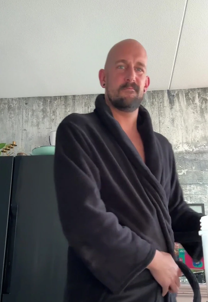 Barebackpaul86: Ставайте на коліна і дивіться