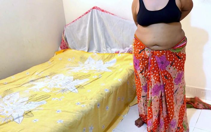 Aria Mia: India madura follada por la amiga de su hijo cuando...