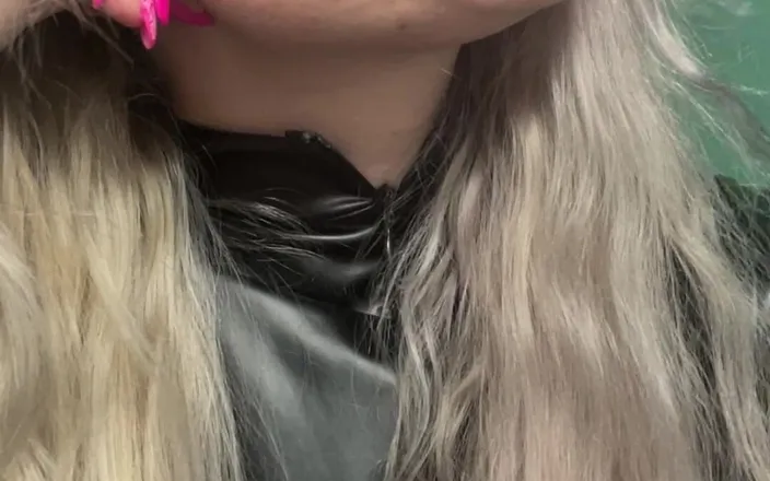 FinDom Goaldigger: Show Me Your Tongue!