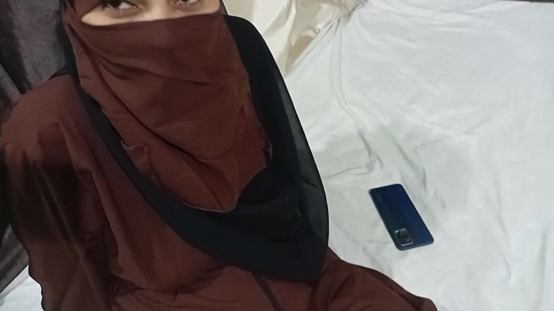 Dearshivani: Соковита пизда красивої мусульманської дівчини, я ніколи раніше не трахався