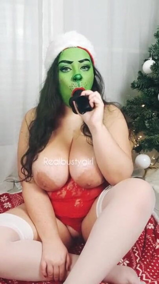 Real busty girl studio: Mrs busty Grinch is squirting with a big dildo