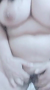 La sensuale ragazza del bangladesh Layla si impegna in un'esplorazione intima