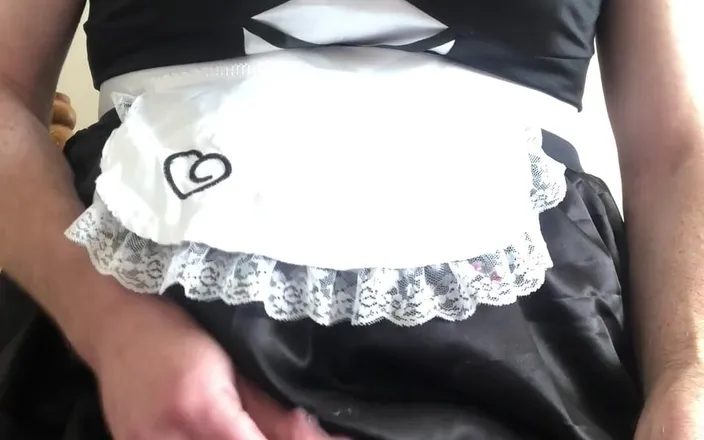Cindy Belfast: Sissy-maid Cindy Cums &amp; Drips