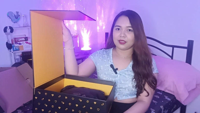 AsianSharinami: Mở hộp quà 25k người đăng ký của tôi từ pornhub