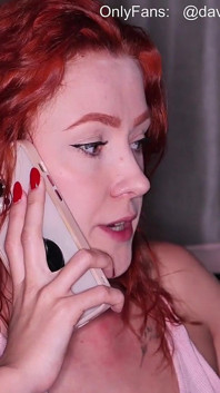 Il demone di halloween sembra scopare una ragazza eccitante