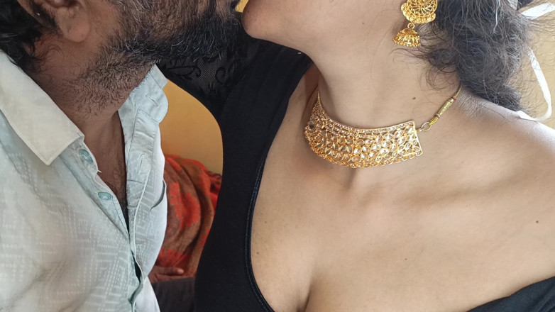 Pushpa porn: Quente e fofa, profundo beijo labial
