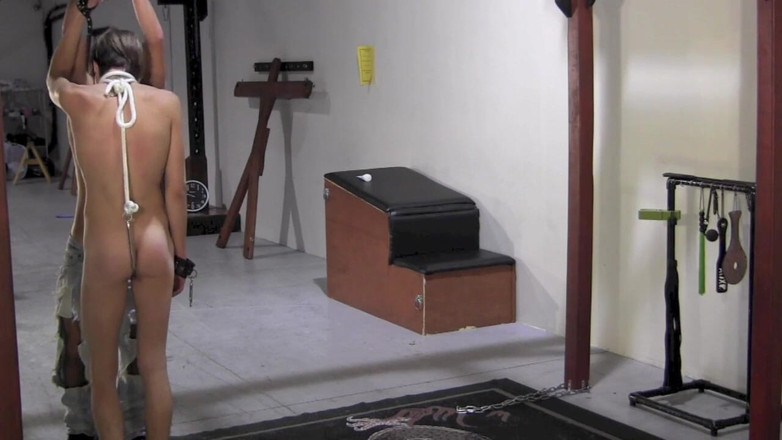 Dream Boy Bondage: Casa greșită - capitolul 3