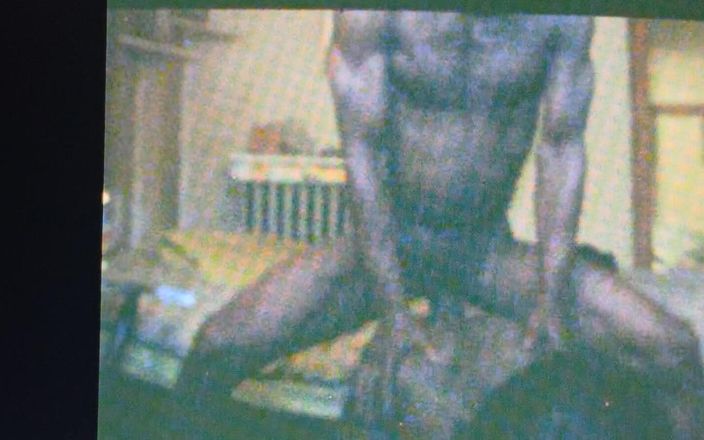 TS freaky MILF: Молочный большой черный член и кримпай для транса в домашнем видео