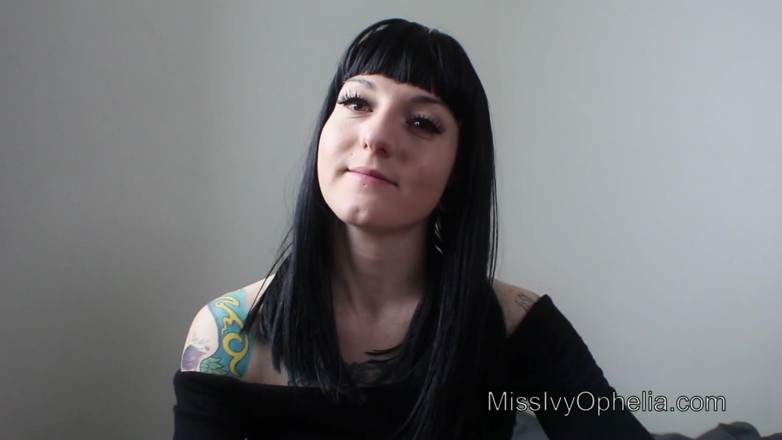Miss Ivy Ophelia: Pulă mică în lesă - Rating Sph