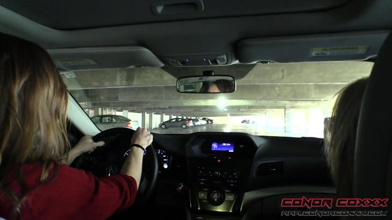 Horny Household: Madrastra recompensa a hijastro con en coche