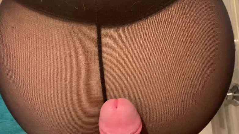 CoppiaCollant: 口交+乳交+穿着连裤袜撒尿