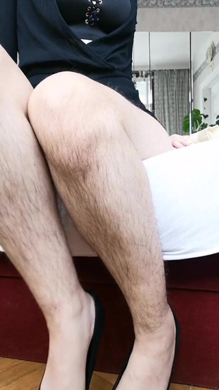 The Antichristrix: Lotioning my hairy legs