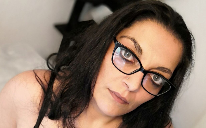 CumSlut Eva 82: 丰满熟女婊子eva