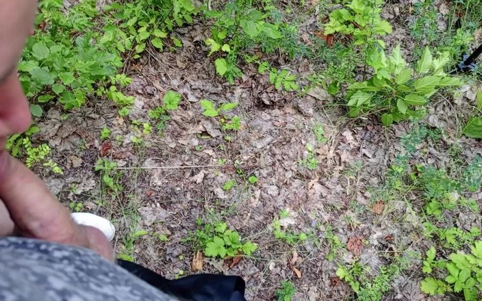 Zona901: Soacra îmi suge pula într-un parc și înghite spermă fierbinte