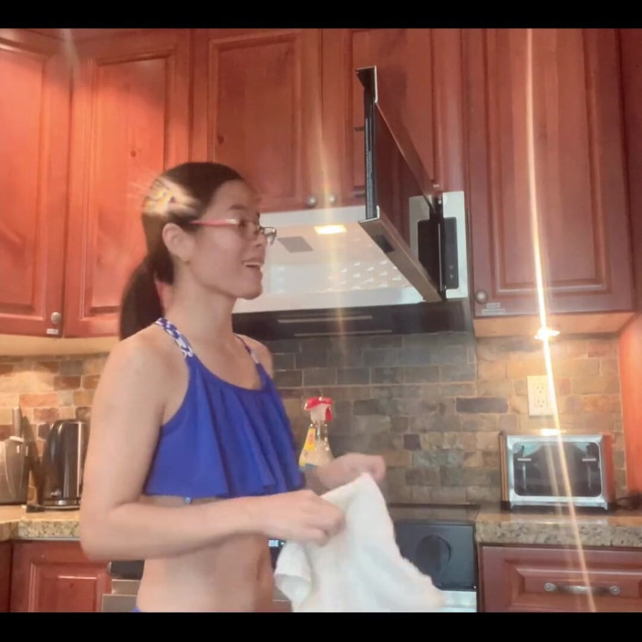 sweethanajapanese: Cocina limpia y sexy