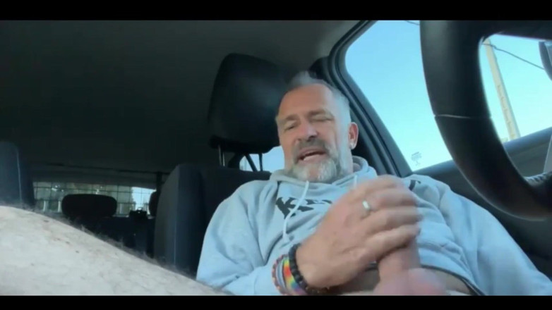 Daddybearvlc: 차에서 스트리밍