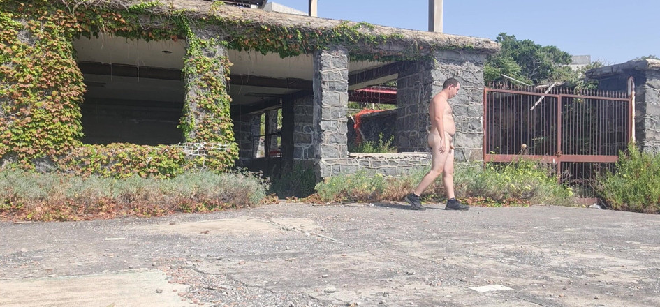 Mirko2589: Nude Boy Near the Sea