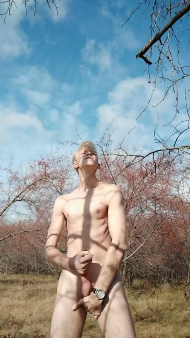 Dick Boys Studio: Guy caught jerking off in the park