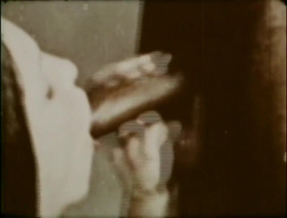 Vintage megastore: Nadržené kundičky sdílejí černého ptáka