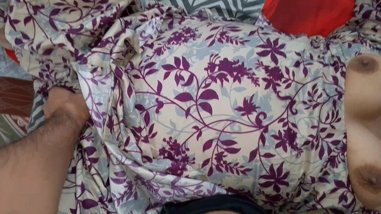QueenbeautyQB: můj indický manžel mě šuká a líže mi kundičku