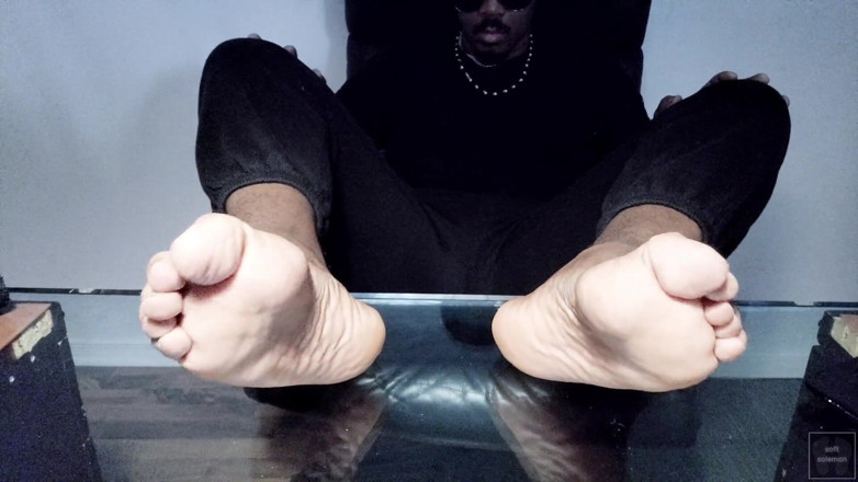 Soft Soleman: Ik laat mijn glanzende mannelijke zolen zien (2025)