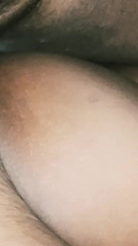 玩弄我的屁股，手淫和潮吹