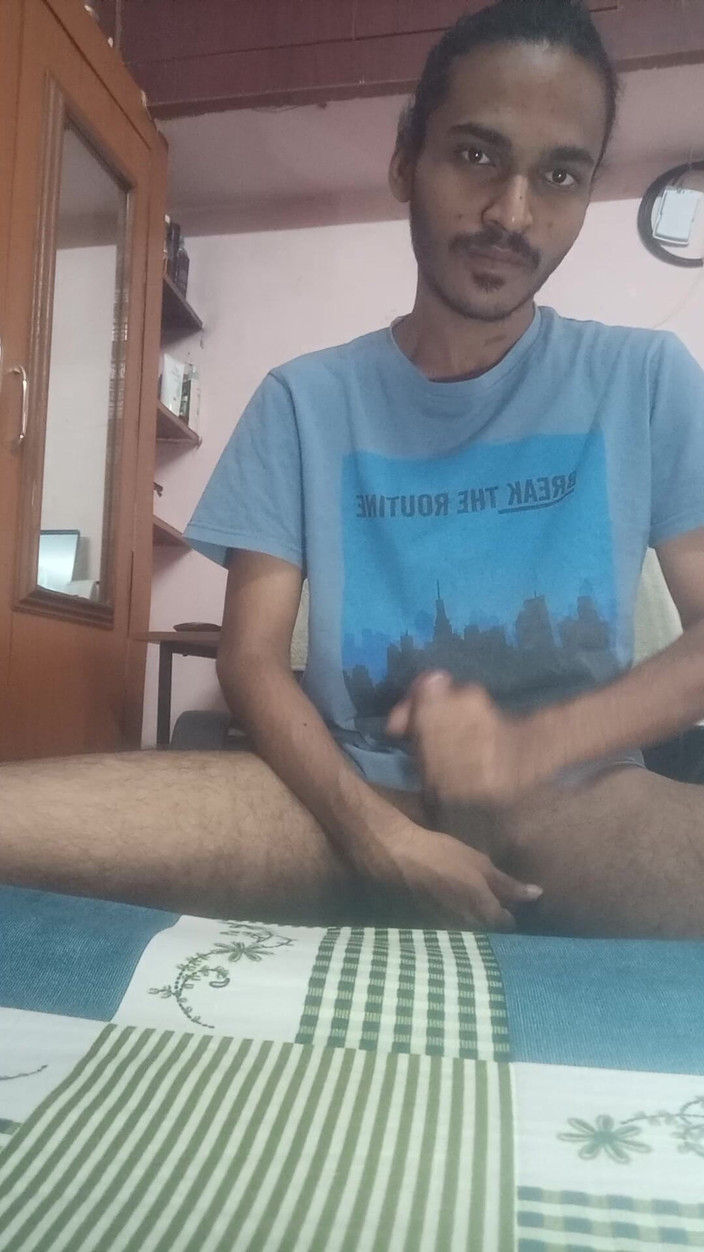 Suhas: Toute seule, désirs de masturbation