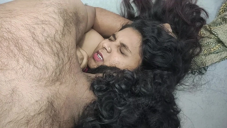 Vaigavarun45: Malajálský pár sexy šukání v shimmy a stopy s ass hole...