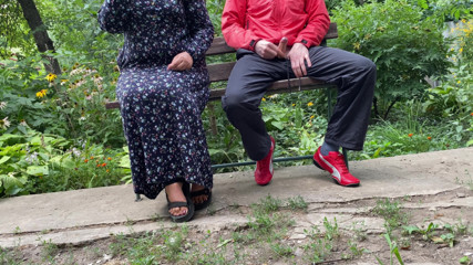 OurFetishLife: Ehemanns kurvige ehefrau bekommt sperma im freien