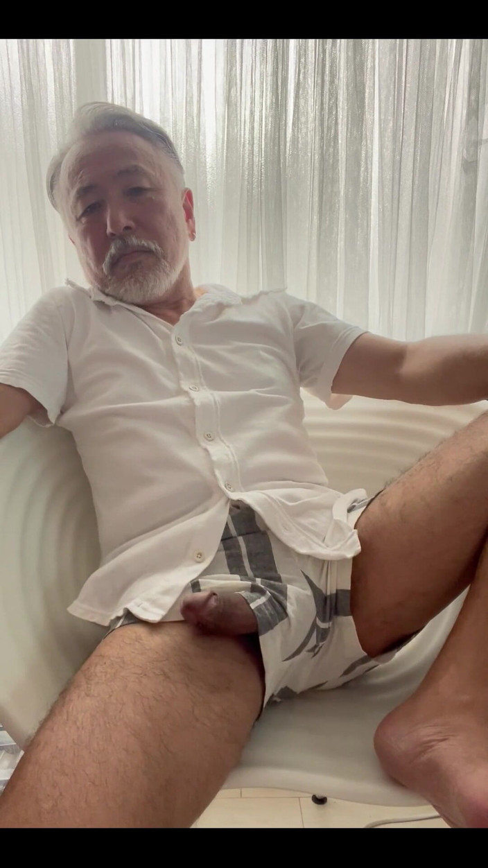 Japanese daddy: Si je chevauchais mon vélo sans sous-vêtements, mon visage se...