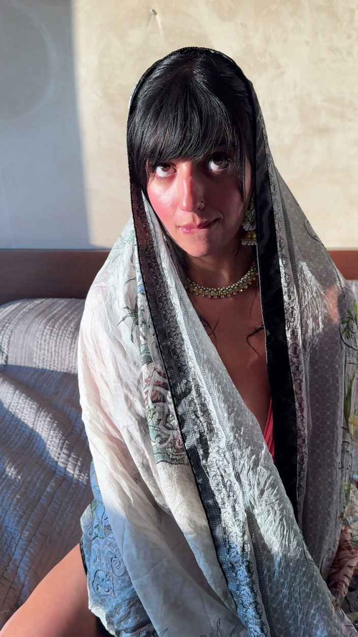 Jesus Reyes: Jesus Reyes fode Aaliyah Yasin coberta e goza na boca