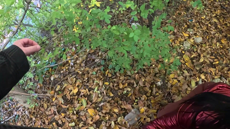 MilfyCalla: Kırmızı parlak ceketli göl kenarında açık havada riskli sakso fetişi 316