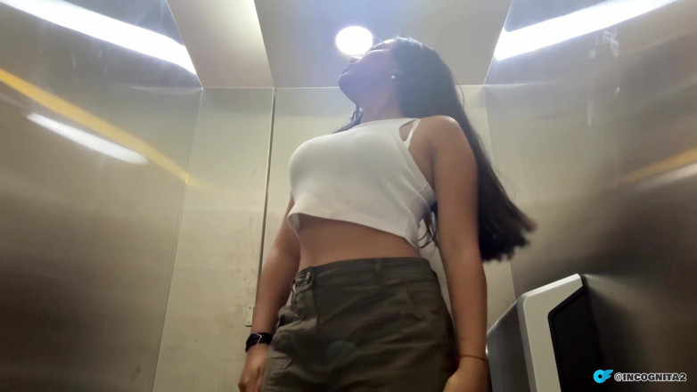 Incognita XXX: I Masturbate at the Mall with My Husband