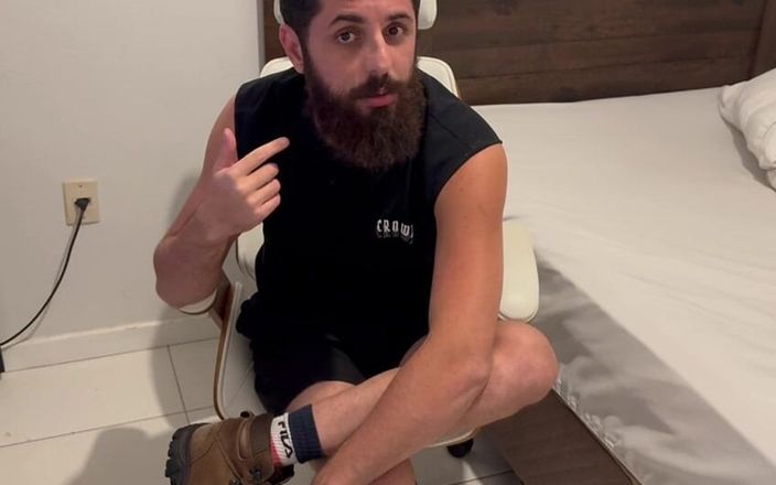 Rope Hunter: POV: Ik zal mijn sokken na het sporten gebruiken om...