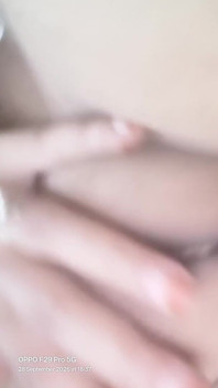 Desi Housewife Showing Boobs and Pussy