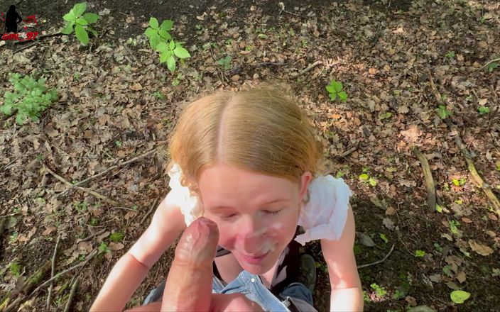 Bikergirl_97: Twarzy i ryzykowne spermy spacer po lesie