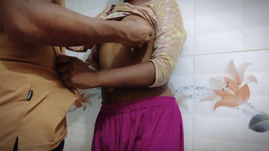 Black Beauty20: Khala var inte hemma så hennes man duschade med mig...