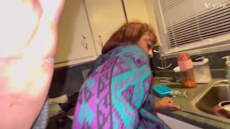 Fijii pornbox: Saya menangkapnya menonton hentai lucah lol jadi saya benarkan dia...