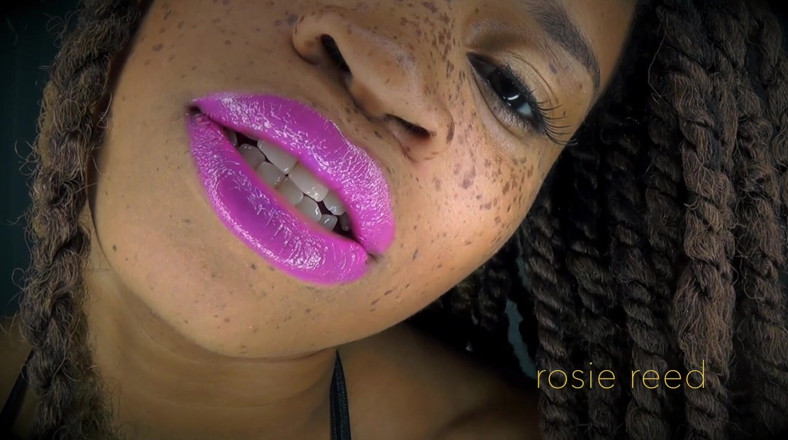 Rosie Reed: Fuchsia lips ke khilaaph shaktihin- devi Rosie Reed ke saath...