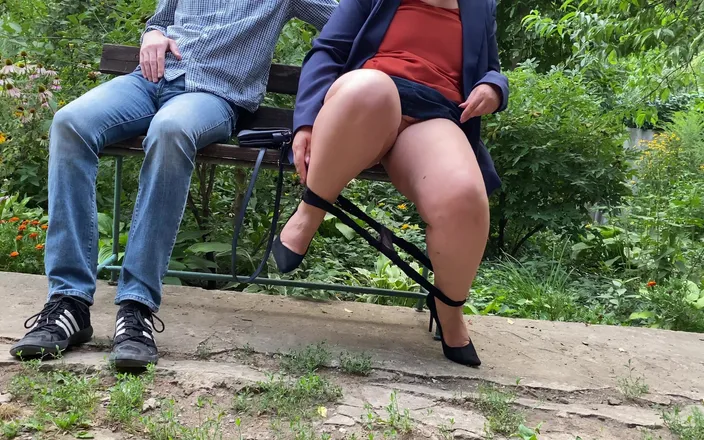 OurFetishLife: OMG! Lustful female business lady does it outdoor