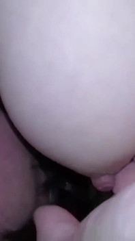 26歳の既婚女性が欲望に溢れ、一人以上の欲望をほのめかす