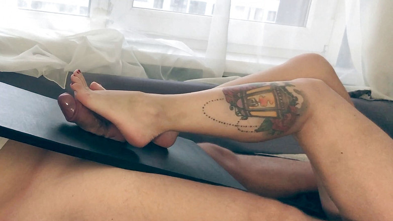 Amateur_fetish: Milf footjob